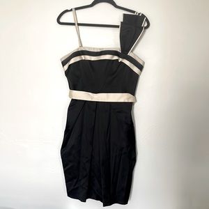 BCBG Size 8 Black & Cream Deco One Shoulder Dress